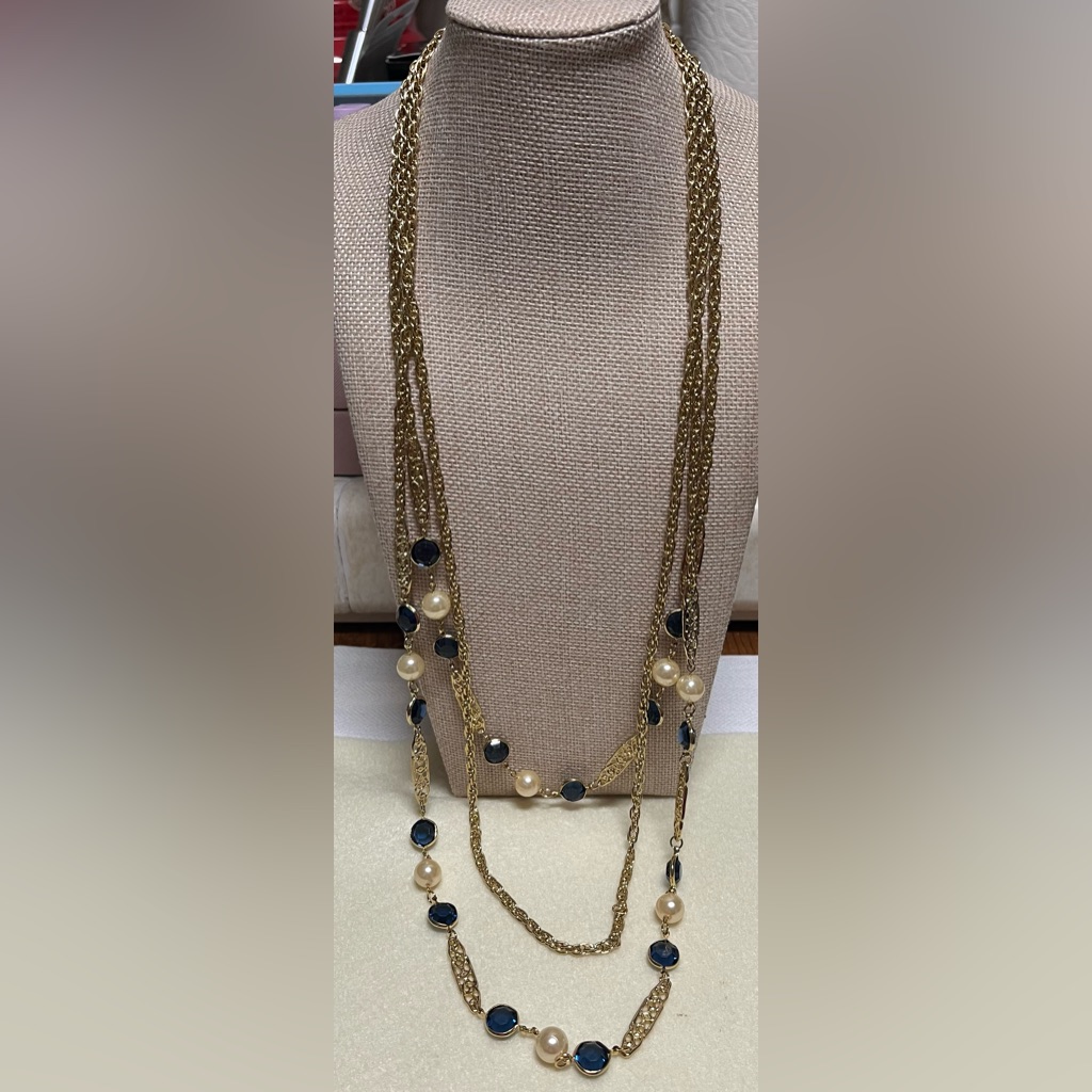 Vintage Gold Tone Chain Necklace Blue Crystal Bezel Set Links Faux Pearl